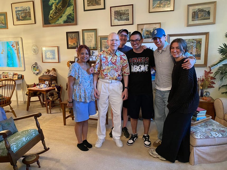 Roger Sweet con su familia.