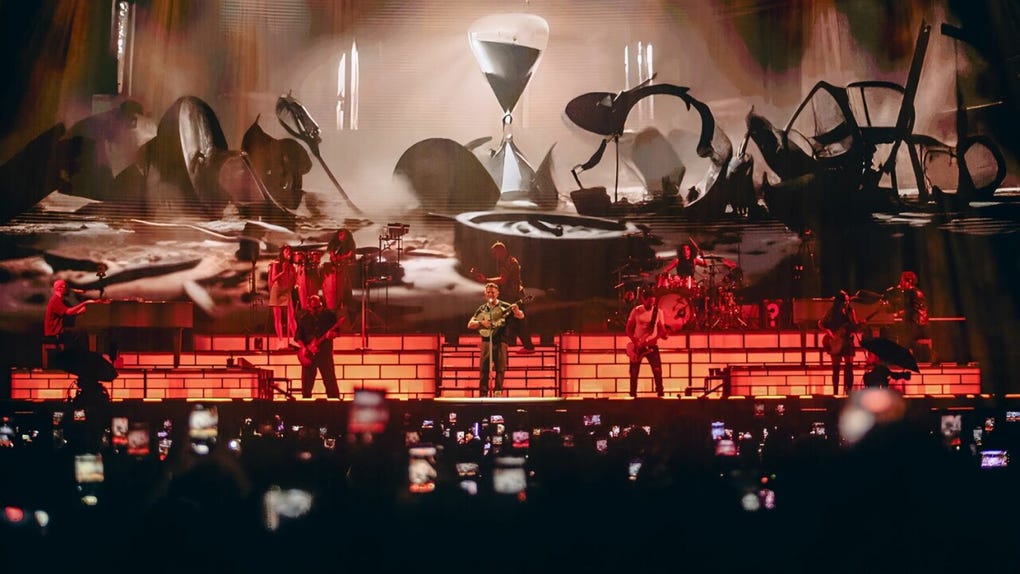 La noche del miércoles, <strong data-start=494 data-end=512>Alejandro Sanz</strong> se reencontró con el público peruano luego de tres años de su última visita, en el primero de los dos conciertos programados en el Estadio Nacional como parte de su gira <strong>¿Y ahora qué?</strong>.