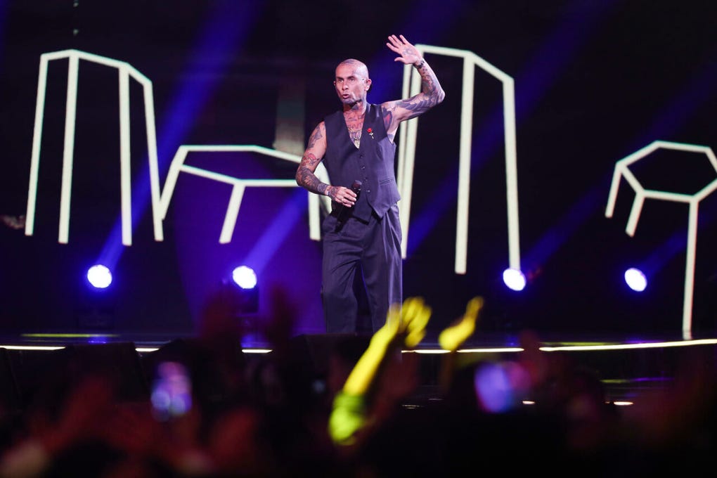 ‘Fue Ella’, ‘Fui Yo’, ‘Ya No Siento Nada’, ‘Otro Día Más’ y ‘Piel’, fueron otros de los tantos temas que cantaron para sus fanáticos chilenos. “Llegamos, todo sacrificio vale, no hay mucho más que decir, sólo agradecer”, dijo en su discurso.