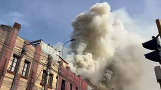 La Victoria: bomberos luchan para sofocar incendio de un almacén