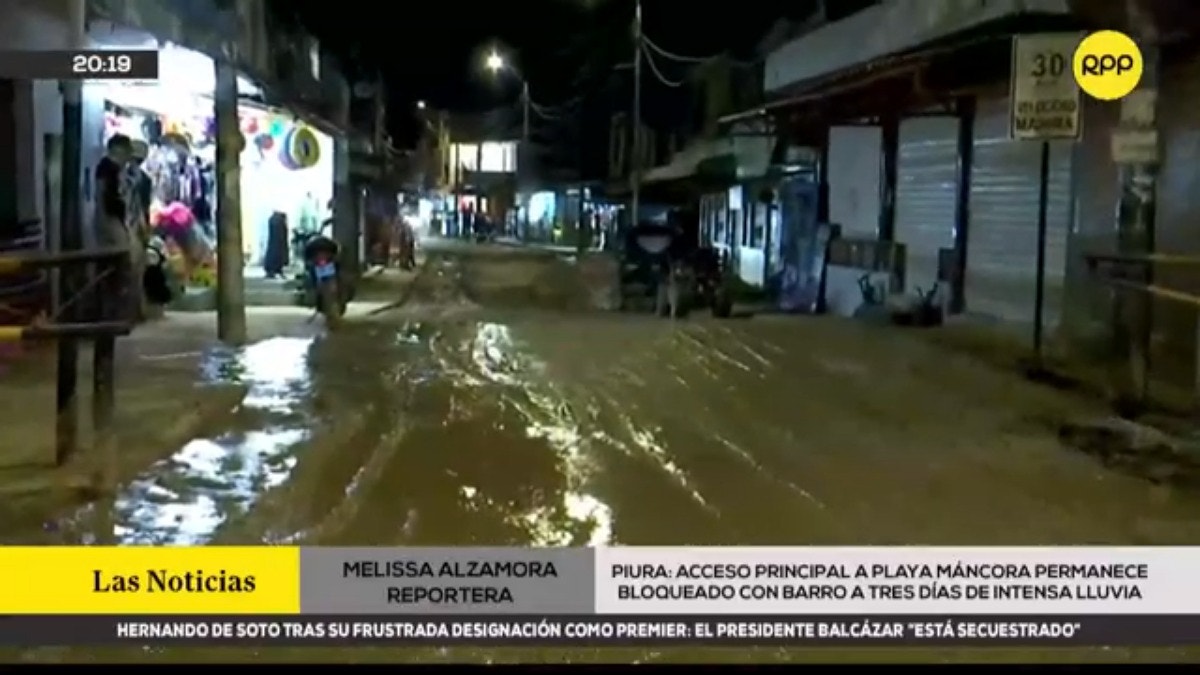 Acceso principal a turística playa de Máncora continúa bloqueado debido a acumulación de lodo y piedras tras lluvias