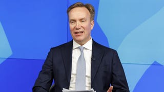 El presidente del Foro Económico Mundial deja su puesto por relación con Jeffrey Epstein