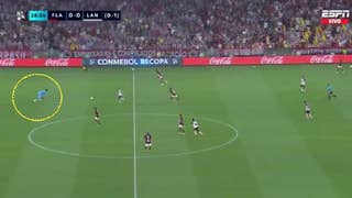 'Blooper' en Recopa Sudamericana: el grave error de Agustín Rossi, arquero de Flamengo, que provocó el gol de Lanús [VIDEO]