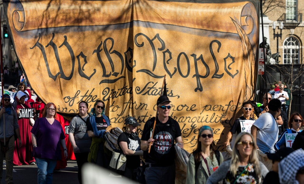 Trump es punto de críticas en Washington por haber ordenado la Operación Furia Época.