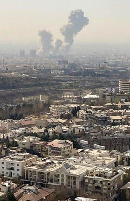 EE.UU. e Israel bombardean Irán