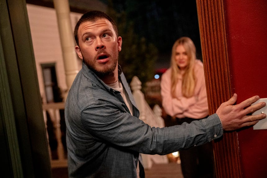 La séptima entrega de 'Scream' marca el esperado retorno de Neve Campbell como Sidney Prescott, tras su ausencia en la película anterior.