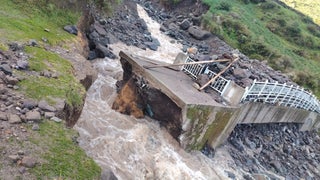 Cajatambo: deslizamiento de tierra y desborde de río afectan a pobladores