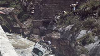 Choque entre camioneta y una miniván deja cinco fallecidos y cuatro heridos en el distrito de San Mateo