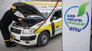 De S/ 20 por GNV a más de S/ 70 por gasolina al día: 335,000 taxistas pagarían casi el triple por escasez de combustible