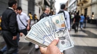 Conflicto en Medio Oriente dispara el petróleo y golpea bolsas: dólar en Perú sube a S/3.364