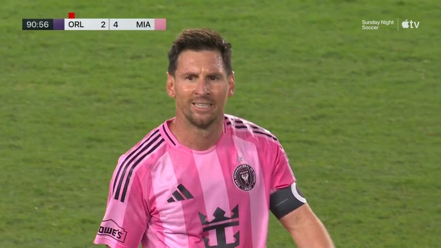 Los gestos de Lionel Messi al banquillo de Orlando City.