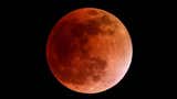 Eclipse lunar total este 3 de marzo: ¿a qué hora inicia y cómo ver en vivo en Perú la llamada ‘Luna de Sangre’?