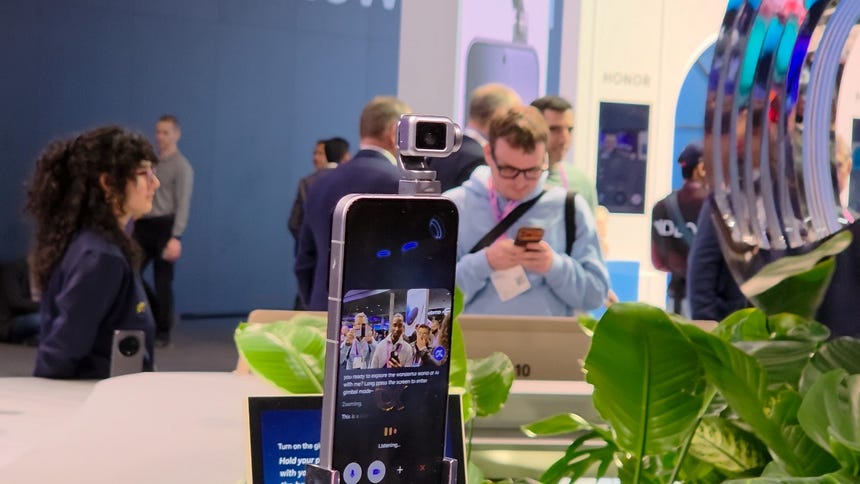 HONOR muestra en el MWC 2026 un teléfono que se mueve solo
