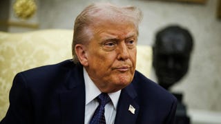 Donald Trump anuncia escolta militar para cruzar estrecho de Ormuz y seguros 