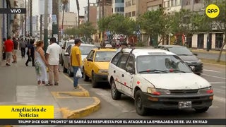 Taxistas forman filas de varias cuadras en grifos de Lima con la esperanza de encontrar GNV