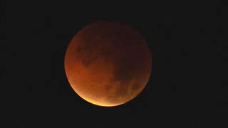 ¡La Luna se tiño de rojo! Eclipse lunar total provocó impresionante cambio de color en nuestro satélite [FOTOS]