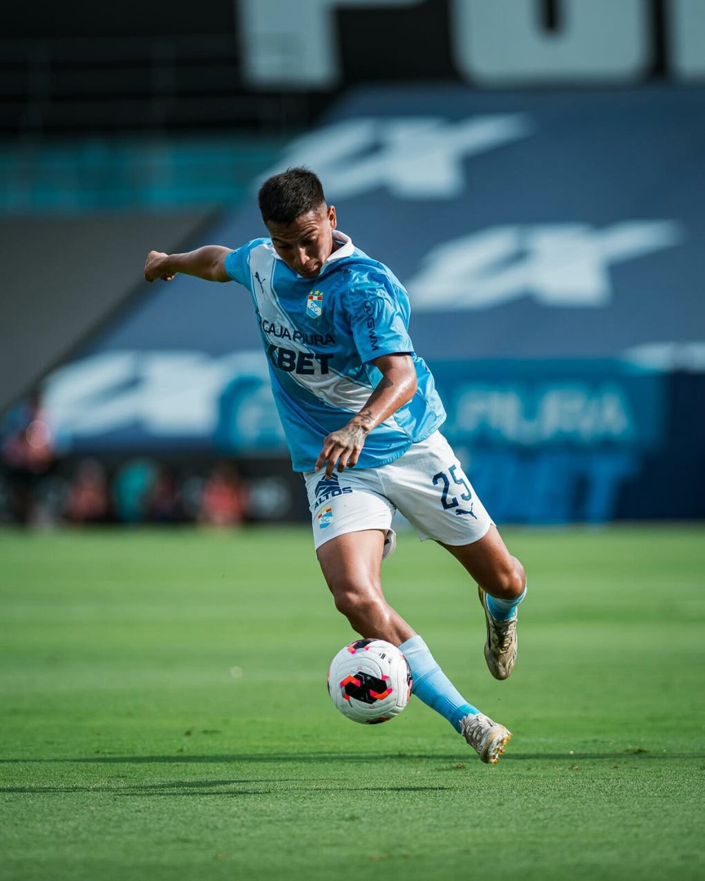 <strong>7. Martín Távara (Volante)</strong>