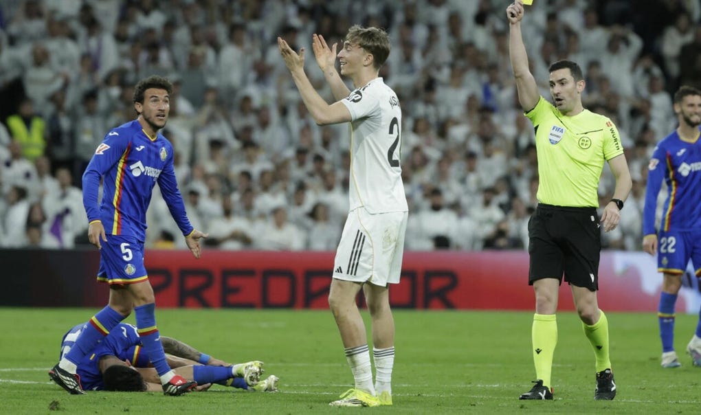 Dean Huijsen - sancionado.