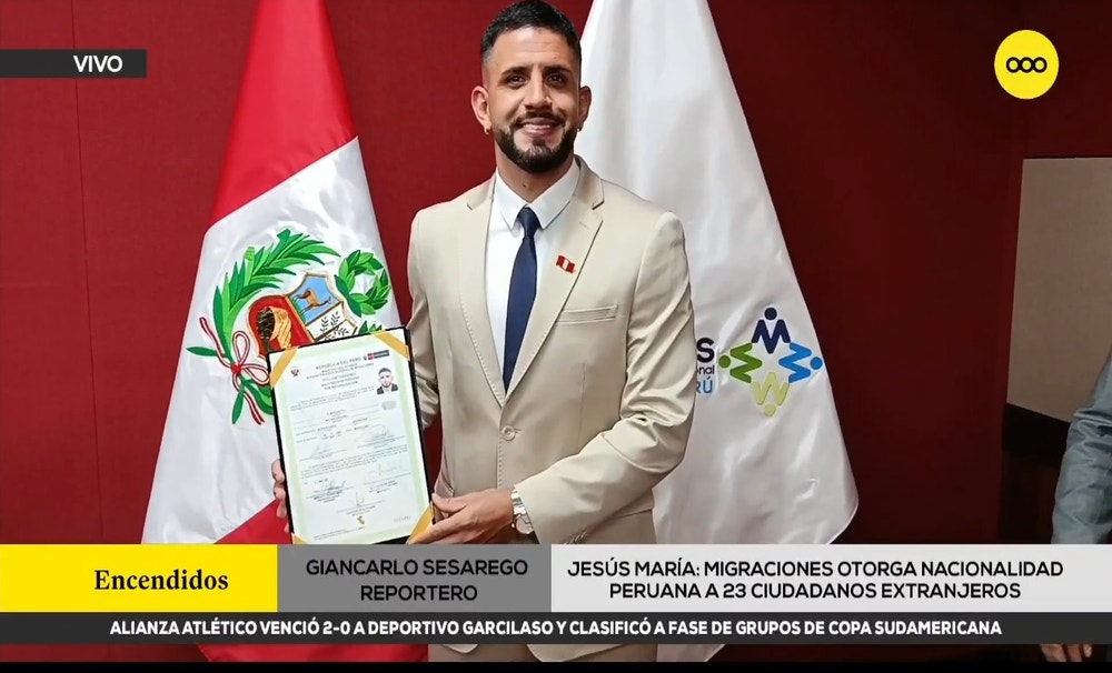 Así fue el momento en que Matías Di Benedetto juró como ciudadano peruano. 