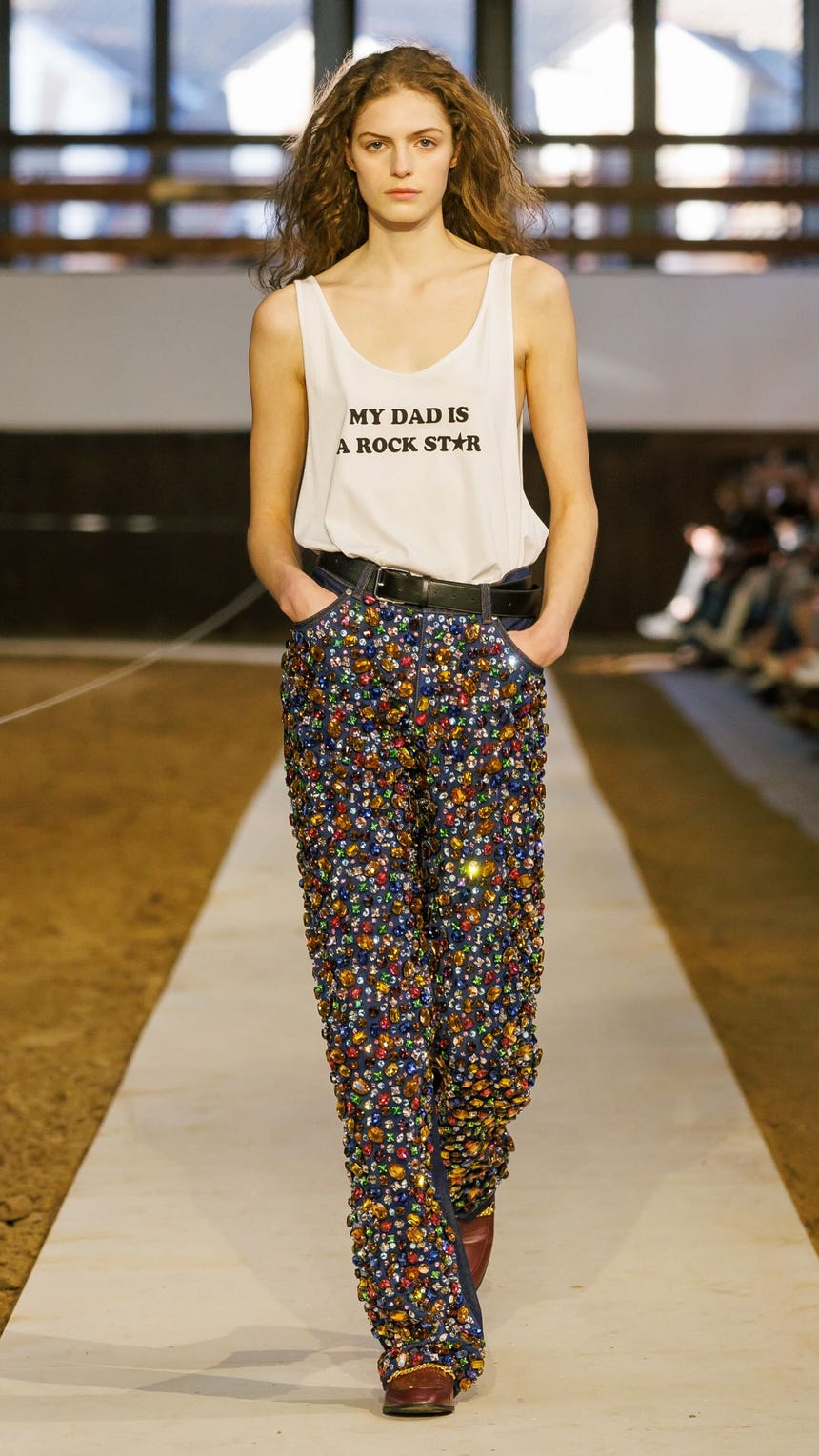 La pieza en homenaje a Paul McCartney cerró el desfile.