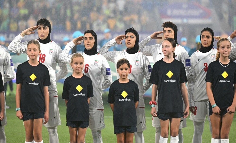 Las futbolistas de la Selección de Irán rompieron este jueves su silencio y cantaron el Himno de su país antes del inicio del partido de la Copa Asiática Femenina 2026 contra Australia, tras no hacerlo el lunes en un encuentro anterior.