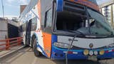 Lambayeque: bus interprovincial terminó empotrado en barandas de puente tras sufrir choque