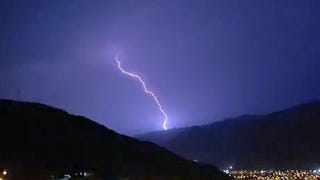 “Está fuerte”: vecinos de Lima Este alarmados por rayos, truenos y lluvia torrencial [VIDEO]