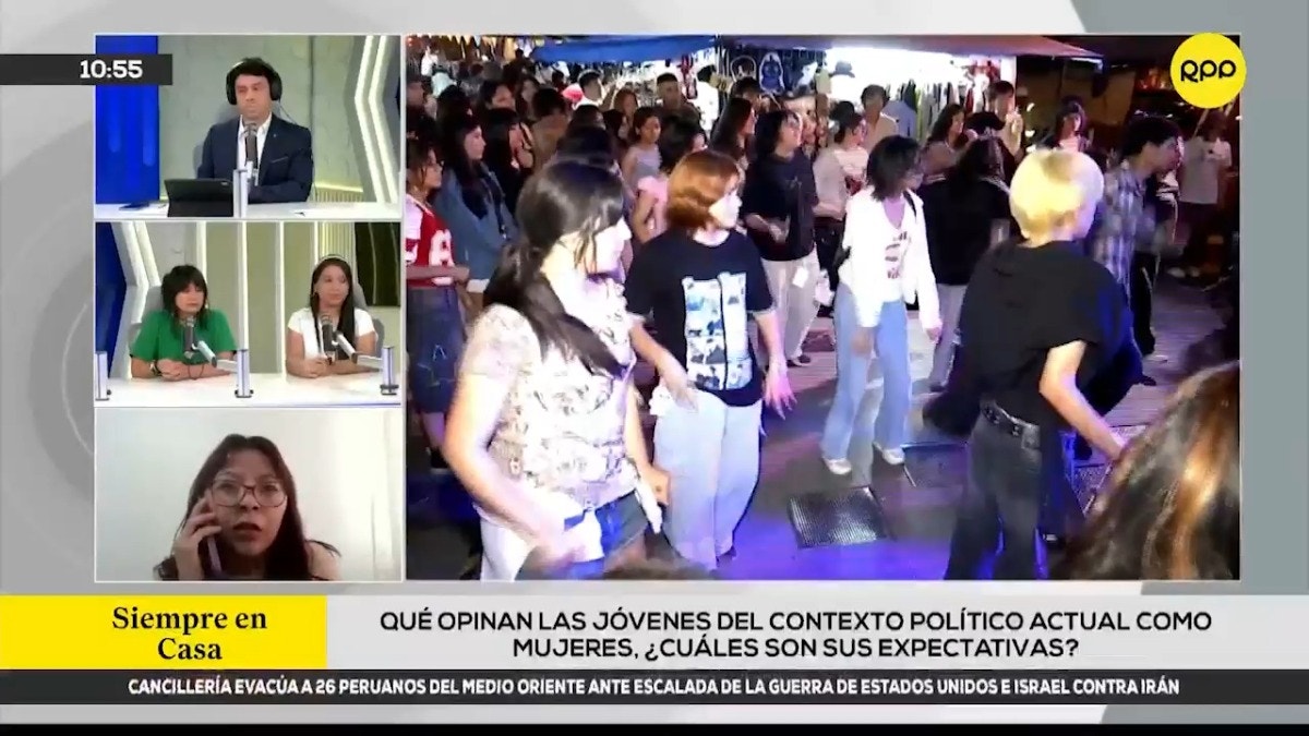 Jóvenes mujeres analizan el papel de la mujer en la sociedad peruana