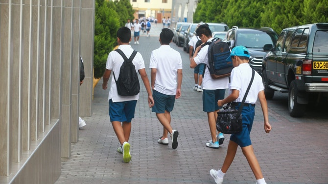 Un promedio de 70% de colegios privados en Lima y Callao optarán por clases presenciales esta semana