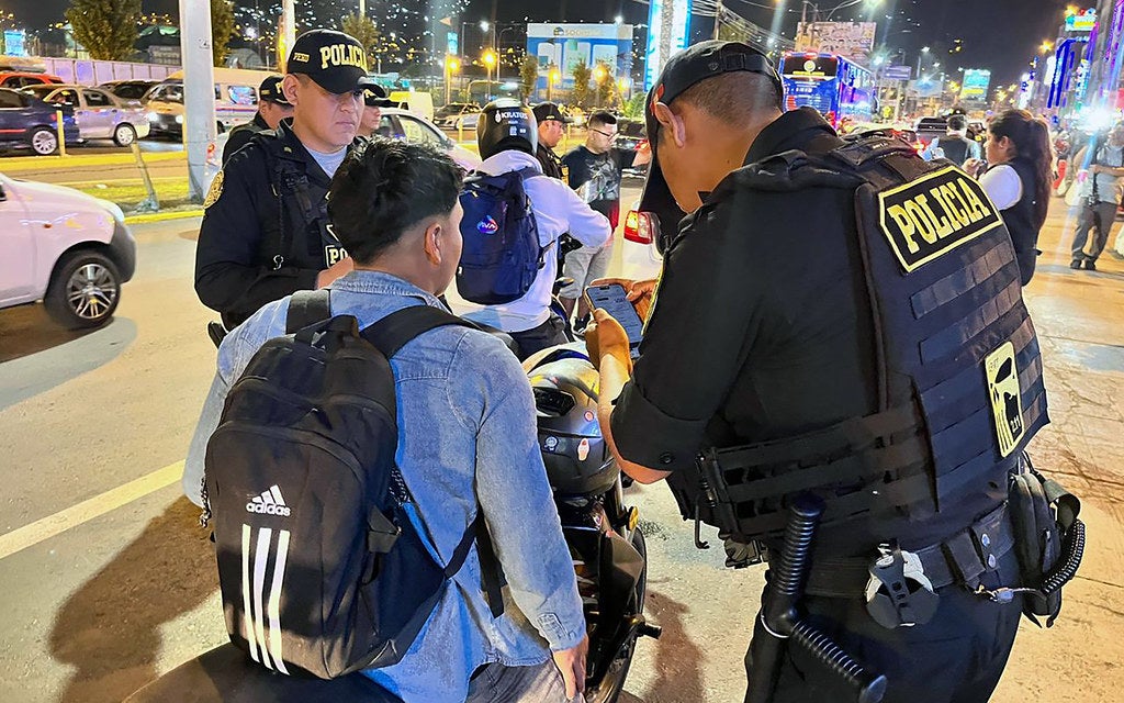 Uno de los objetivos específicos del plan es  "fortalecer la capacidad operativa policial en la prevención de delitos".