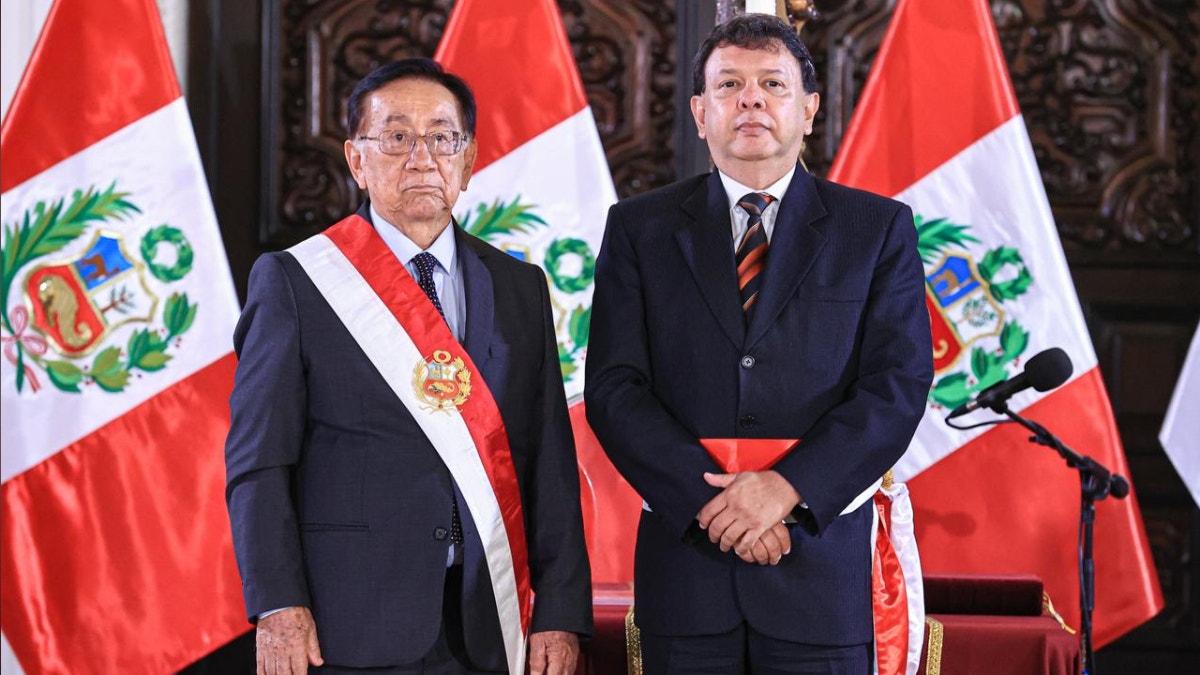 Juan Carlos Velasco juró como nuevo ministro de Salud tras renuncia de Luis Quiroz