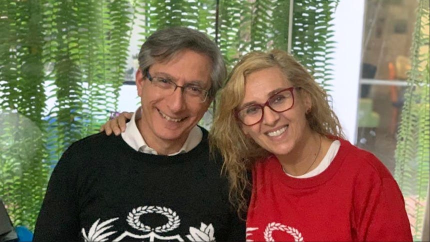 Rebeca Escribens llora al comentar la separación de Federico Salazar y Katia  Condos en America Hoy