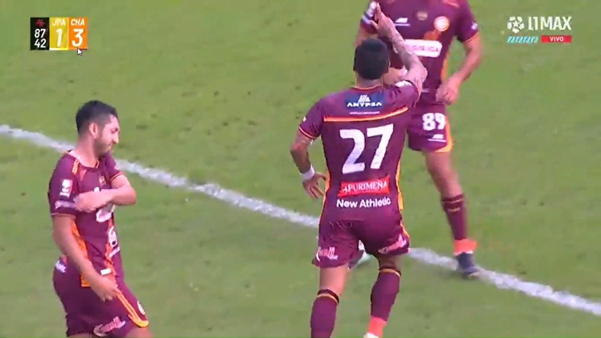 Kenyi Barrios marca el 3-1 para Los Chankas.