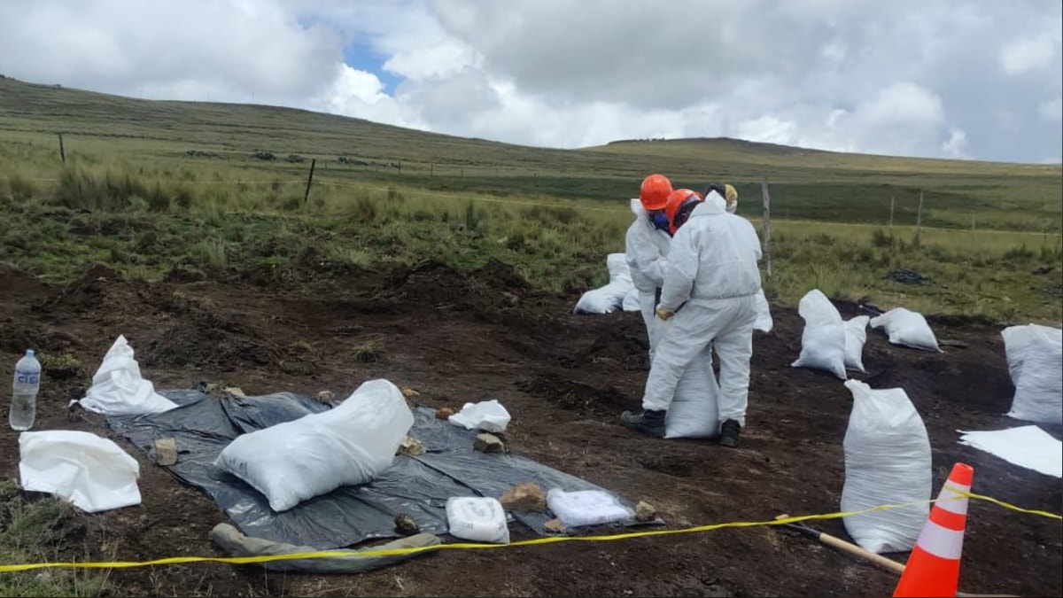 Así se trabajó para limpiar la zona donde cayó el concentrado de cobre.
