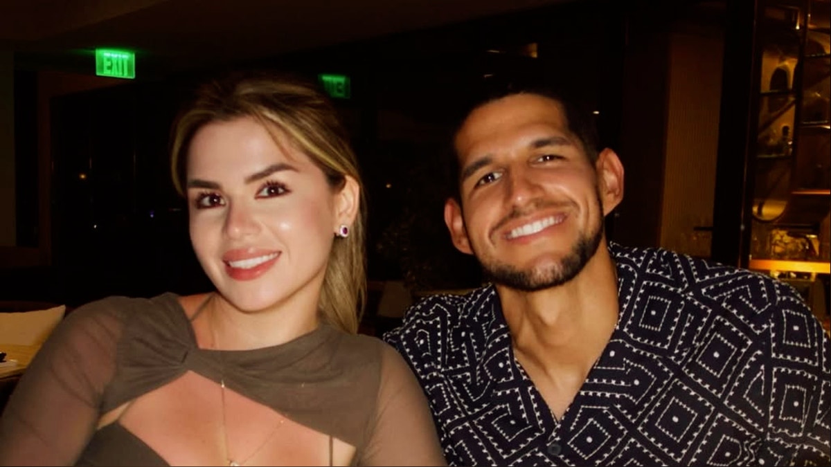 Luis Abram y su esposa Celeste Casanova comparten románticos momentos juntos.