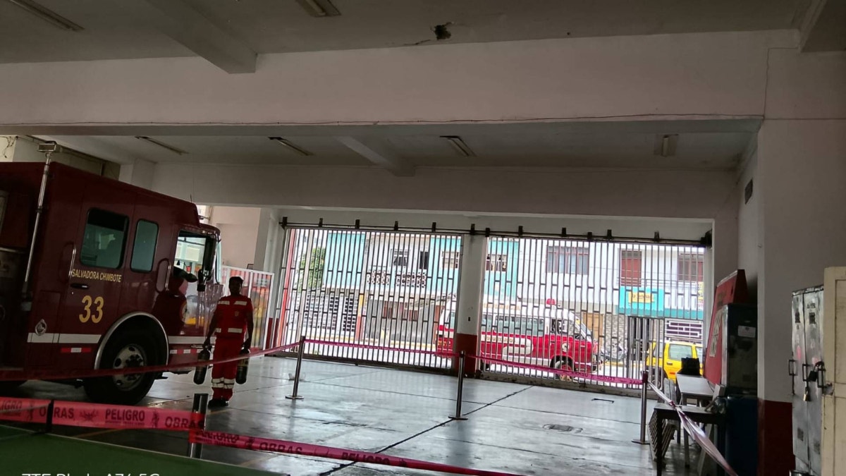El Colegio de Ingenieros advirtió sobre el peligro inminente de derrumbe de la Compañía de Bomberos, si ocurriese un sismo moderado en Chimbote. 