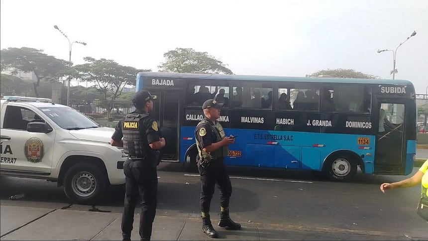 Transportistas de la ruta de combis Lima - Callao afirman ser víctimas de extorsión y temen un nuevo atentado