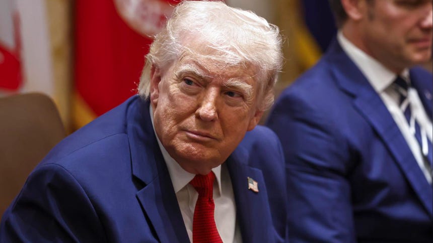 Donald Trump extiende hasta el 6 de abril su ultimátum para que Irán reabra el estrecho de Ormuz