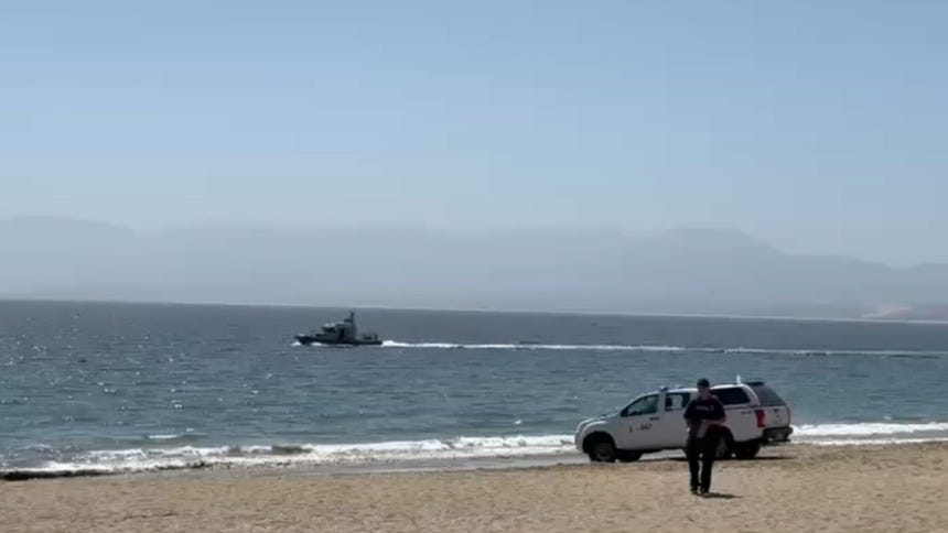 Dos pescadores peruanos murieron y uno sigue desaparecido luego de que la lancha donde trabajaban se volcara en mar chileno