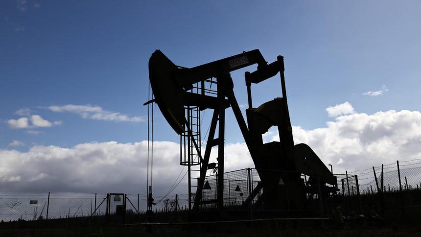 El barril de petróleo Brent cerró la semana a 112,57 dólares, el precio más alto desde 2022