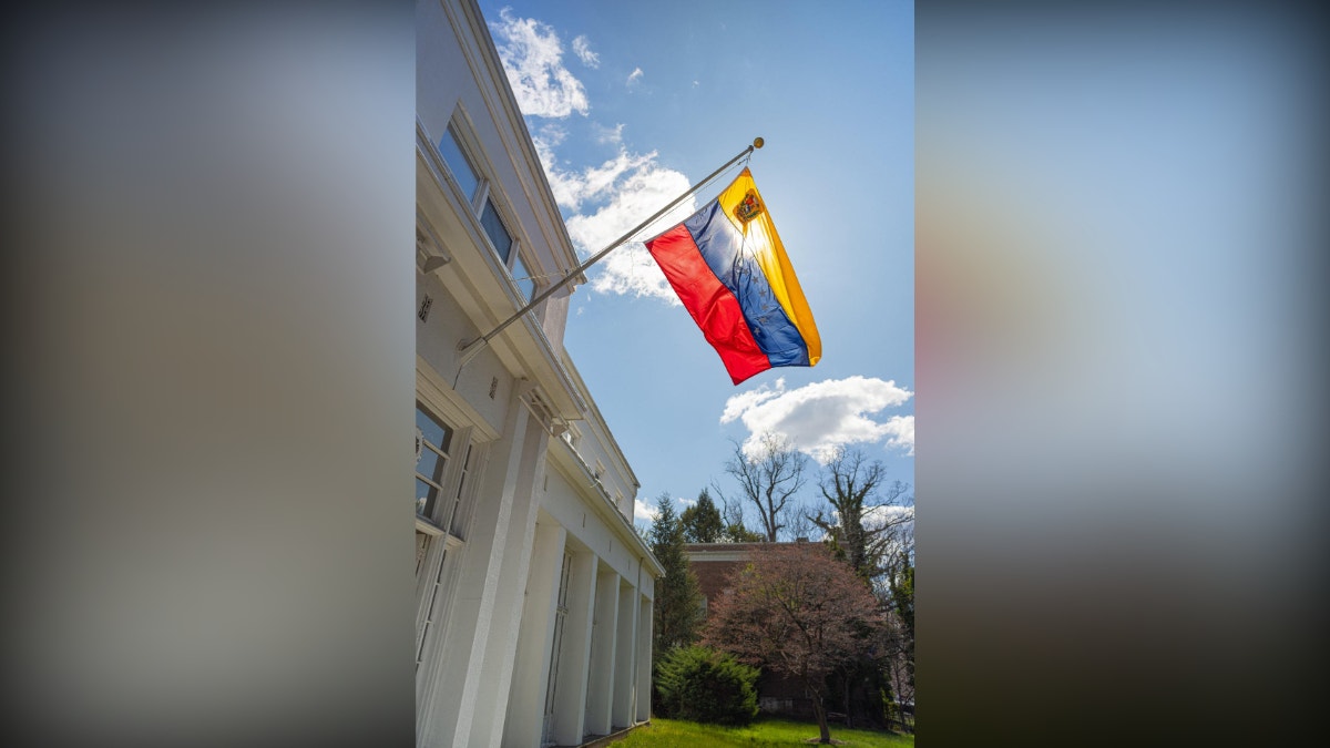 Venezuela 'recupera' consulados en EE. UU. y anuncia su 'rehabilitación' para todos los venezolanos