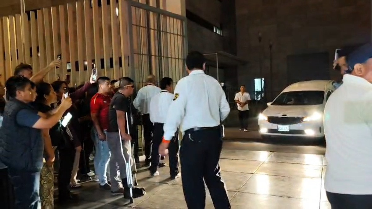 Restos del humorista Manolo Rojas son trasladados a Huaral para recibir homenaje antes de su entierro en Huachipa