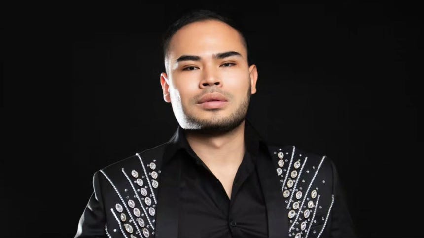 Andy Díaz, primer candidato invidente en Mister Supranational Ecuador, hace historia en el certamen