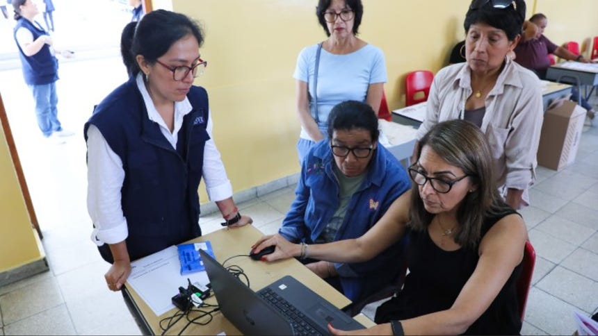 ONPE capacitó a más de 120 000 miembros de mesa en primera jornada nacional presencial