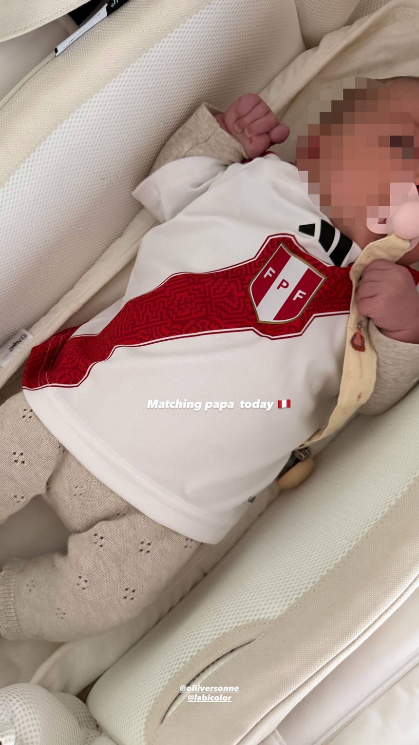 Hija de Oliver Sonne luce la 'Bicolor'.