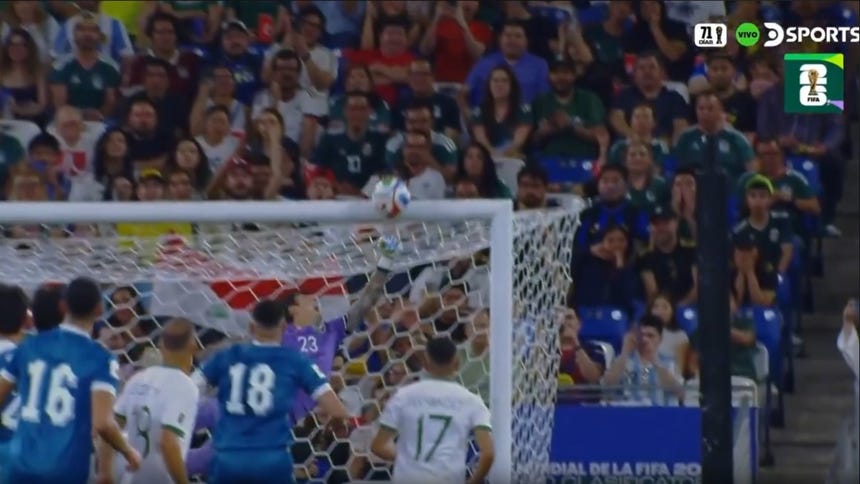 Se vuelve un pulpo: Guillermo Viscarra y su increíble atajada en el Bolivia vs Irak [VIDEO]