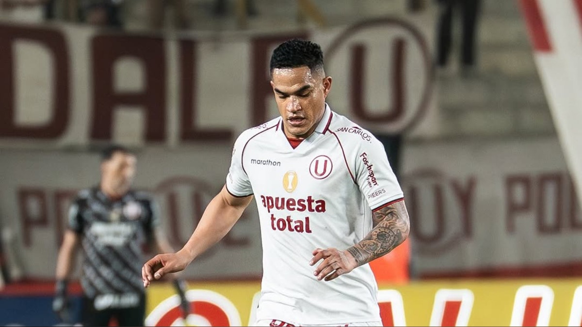 Actualmente, Anderson Santamaría juega en el club Universitario de Deportes.