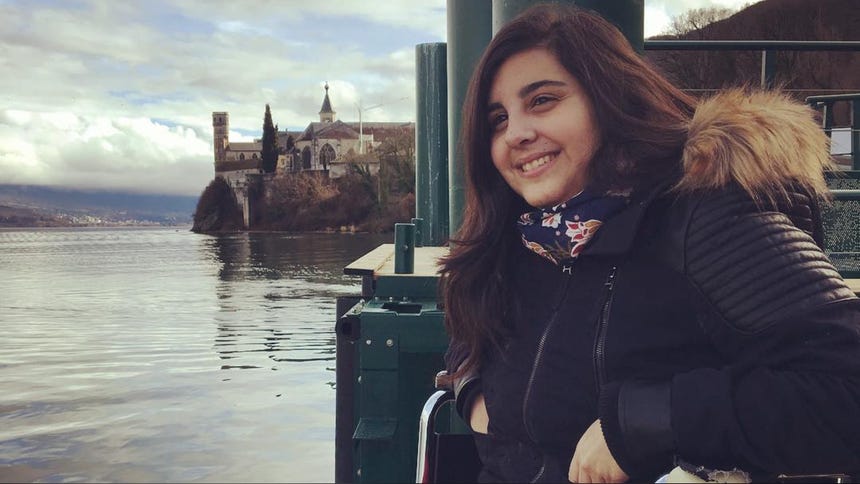 Influencer brasileña murió a los 31 años tras documentar su día a día con una rara enfermedad