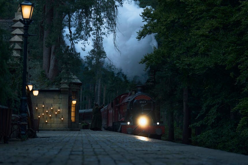 La nueva serie de HBO también cuenta en su elenco con John Lithgow como Albus Dumbledore y Janet McTeer como Minerva McGonagall, entre otros actores.