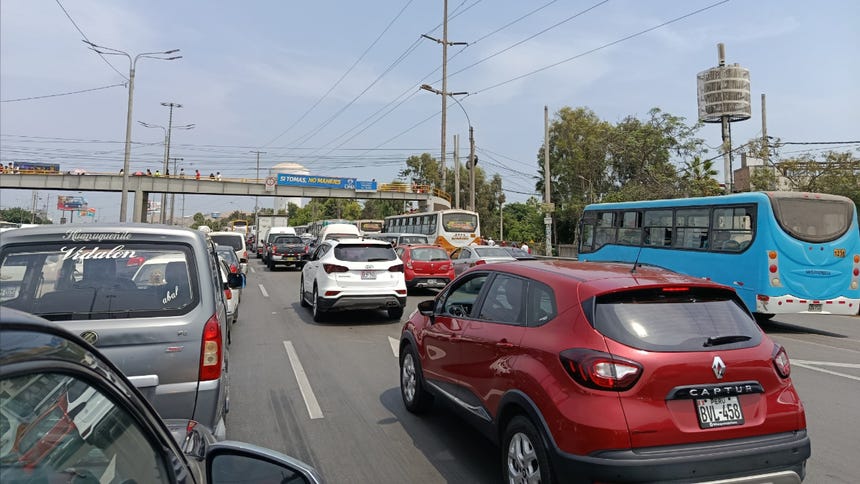 ¡Cifra histórica! Más de 245 mil vehículos transitaron por la Panamericana Sur durante Semana Semana, informó Renzo Reggiardo